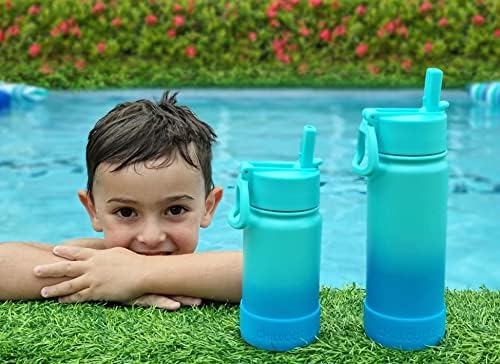 Случайна бутилка за вода CHILLOUT LIFE обем 12 грама със сламен капак за деца и възрастни + 20 забавни непромокаеми